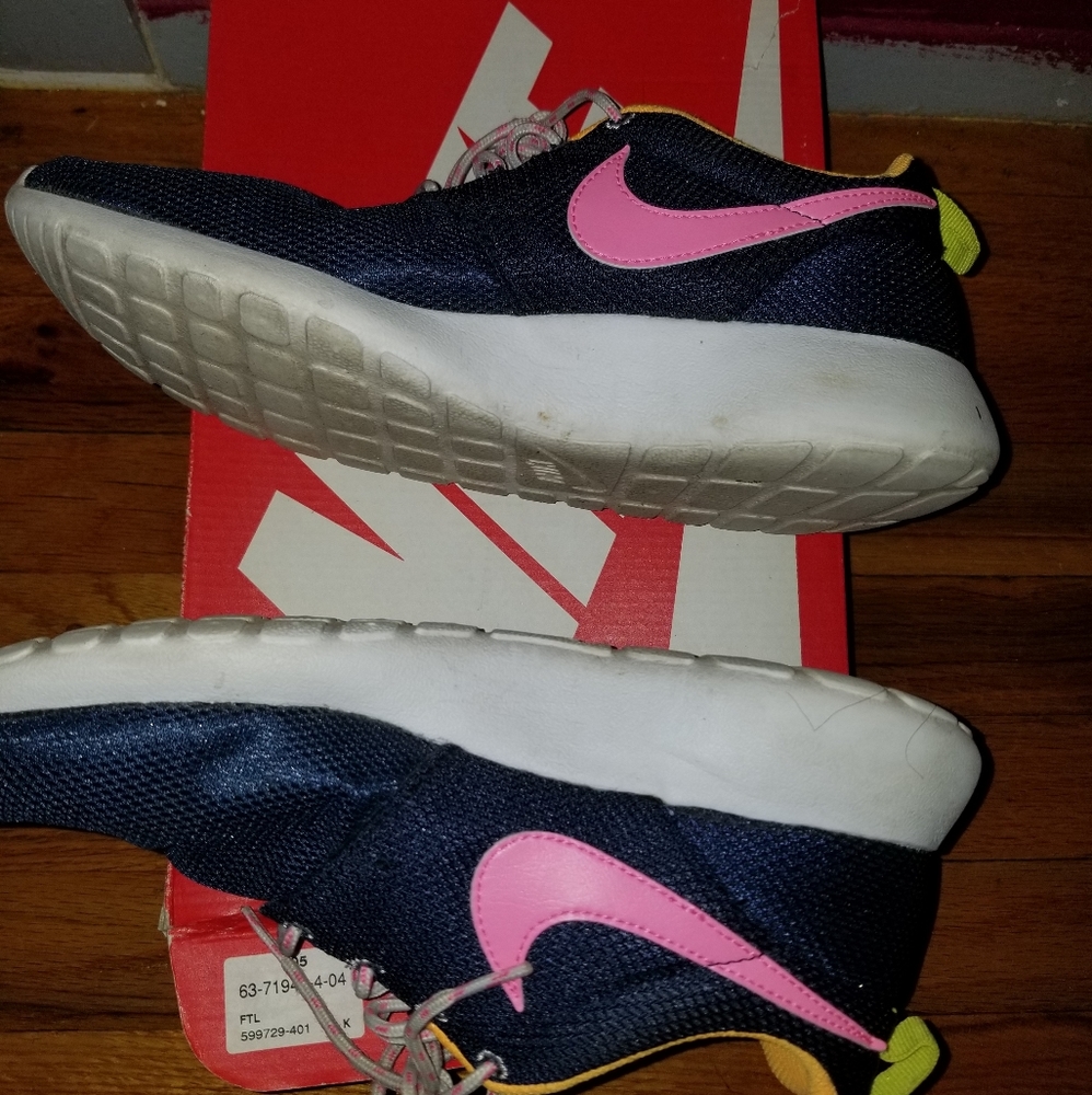 NIKE ROSHE RUN - Picture 3 of 4